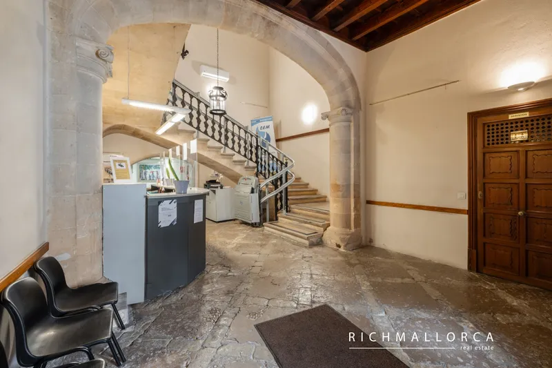 Character Townhouse with Exceptional Potential in Central Llucmajor — photo 5