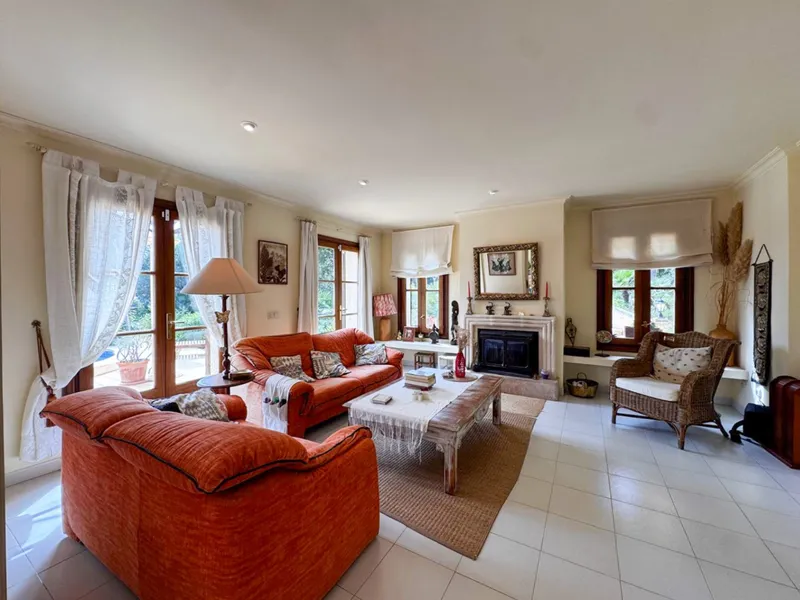 Mediterranean villa with views, pool and large plot — photo 3
