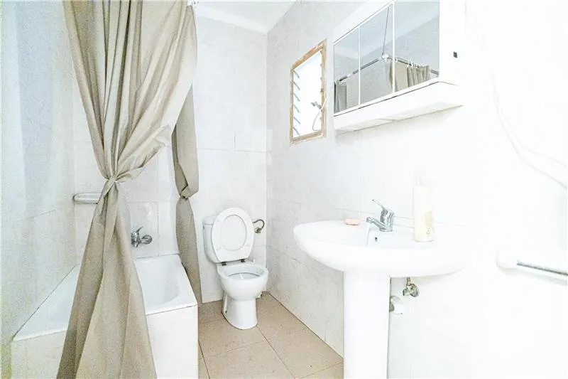 A 526 m² stately home on a plot of approximately 575 m² in the historic centre of Llucmajor — photo 7