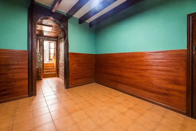 If you are looking for the tranquility and authenticity of living in the heart of Llucmajor, this single-family house offers the space and charm you need — photo 1