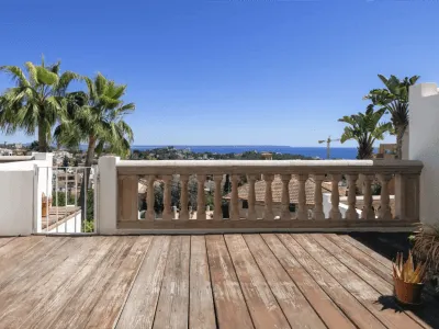 Elegant 3-Bedroom Duplex in Genova with Panoramic Sea Views — photo 1
