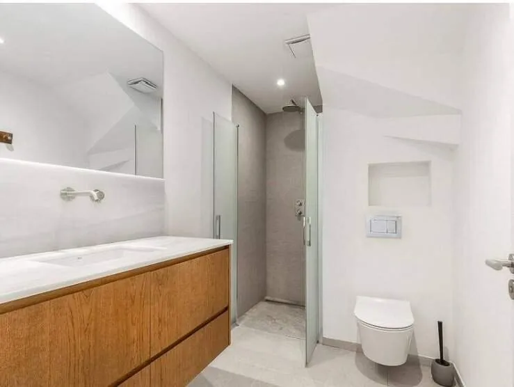 196m² Stadthaus mit 5 Zimmern, 2 Bädern und Garage zu kaufen — photo 6