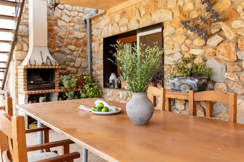 Discover the authentic essence of the Mallorcan countryside with this charming rustic finca located in Lloseta, enjoying spectacular views — photo 3