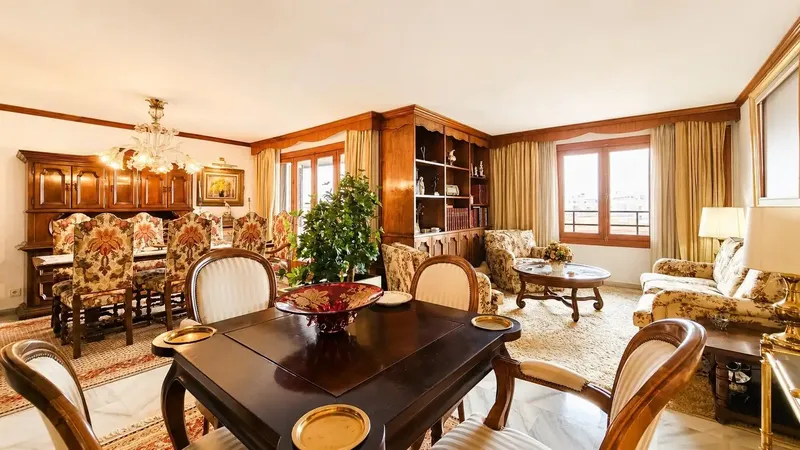 Spacious, bright with spectacular views. This magnificent 218 m2 apartment located in the sought-after area of Bons Aires offers an opportunity — photo 2