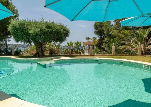 Detached house in Costa de la Calma, Calvià — photo 2