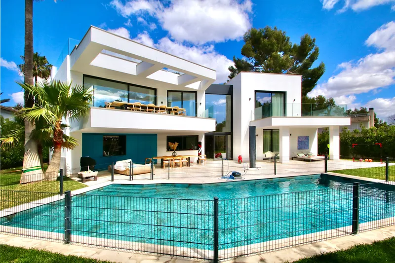Family-friendly modern villa in Cas Catala with large pool and 5 bedrooms for sale — photo 1