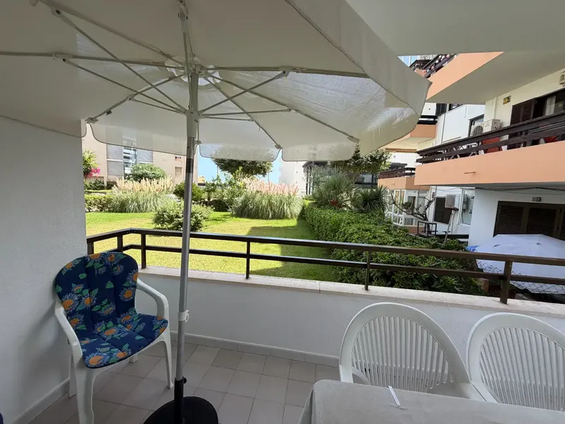 Planta baja en excelente estado, luminosa y lista para entrar a vivir, con bonitas vistas al mar y a las zonas ajardinadas. — photo 2