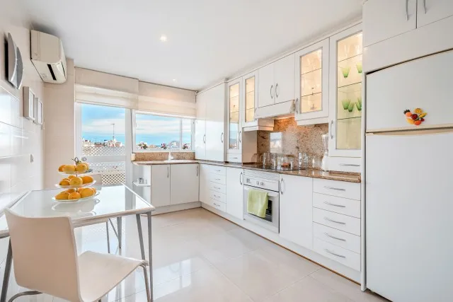 Bright penthouse with large terrace for sale in Santa Catalina, Palma de Mallorca — photo 4