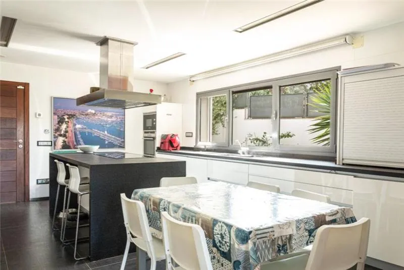 Designer detached villa with swimming pool and panoramic views over Palma and the sea on a plot of approx. 935 m² — photo 7