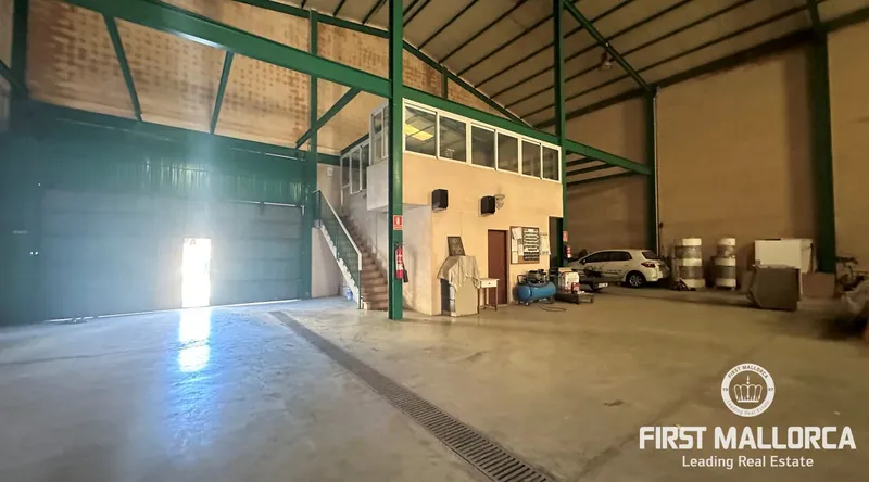 Industrial warehouse in Sa Pobla — photo 2