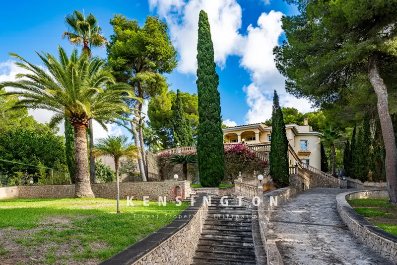 Spacious villa with pool in an exclusive location in the popular village of Costa de los Pinos with wonderful views — photo 3