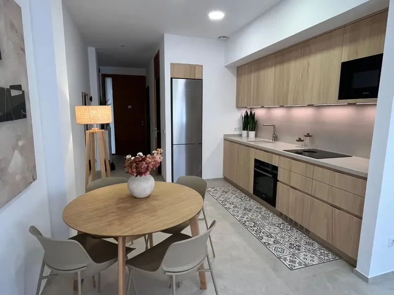 Newly built 55 m2 flat in Plaza de toros area, furnished with top qualities and equipped with everything needed to move in. — photo 3