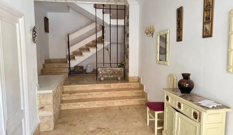 Local + First Floor Apartment for Sale in Inca — photo 1