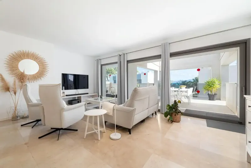 Nicolas Real Estate, su especialista en fincas y villas en Mallorca y Pisos exepcionales ! En el precioso Puerto de Alcudia le ofrecemos est — photo 12