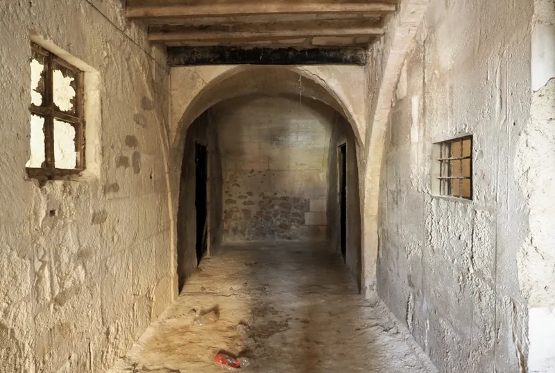 Old manor house in the village of Felanitx — photo 9
