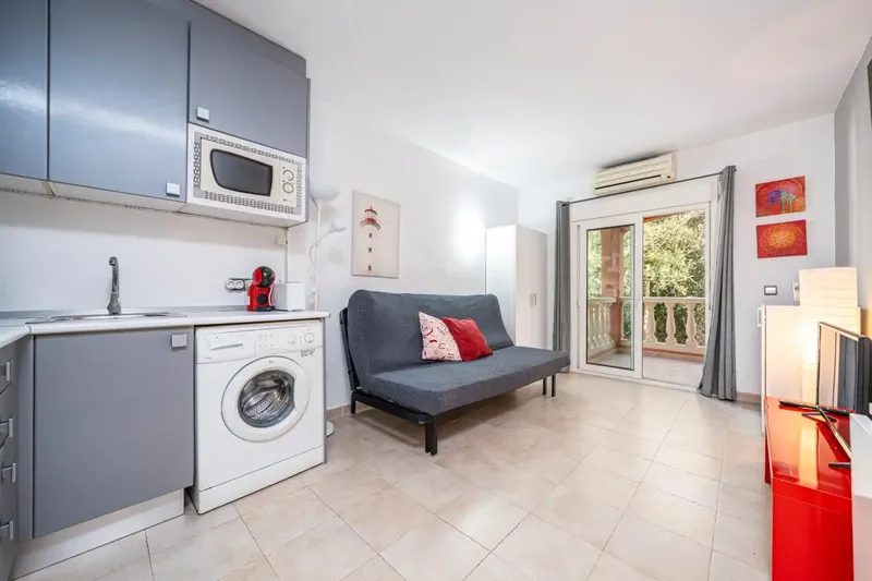 GestPropiedad, presenta este apartamento situado en Cañamel (Capdepera), una oportunidad destacada por su balcón, piscina comunitaria y ubic — photo 1