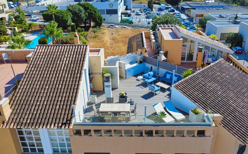 Modern penthouse with private rooftop terrace and panoramic mountain views in the village of Andratx — photo 8