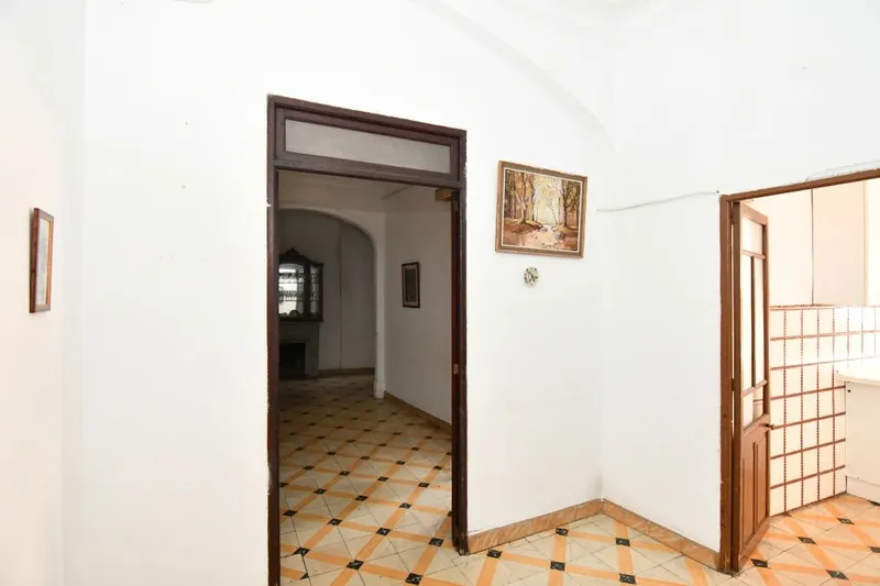 Complex of 3 independent houses of approximately 667m2 built with a large central patio — photo 10