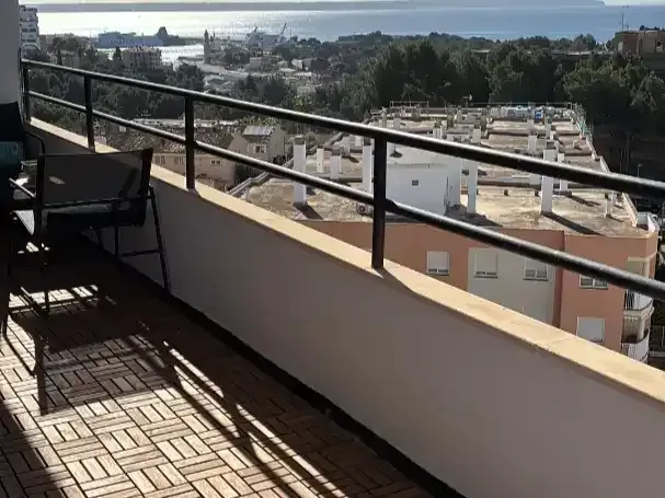 Ático reformado , con impresionantes vistas al mar, y listo para entrar a vivir , son dos estudios por el precio de uno , si se quiere se pu — photo 4