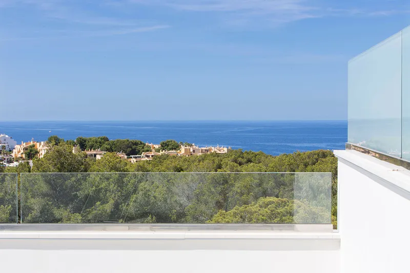 Modern 4-bedroom villa with fantastic views for rent — photo 2