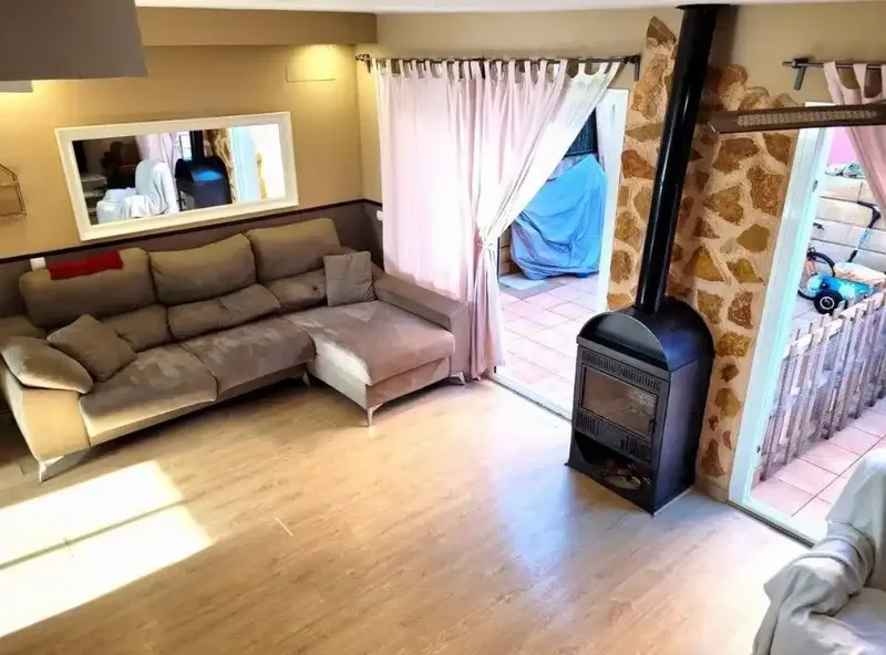 Beautiful triplex townhouse for sale in Vilafranca de Bonany, Ramón Llull street, with a total of about 170 m2 built, in a quiet area. — photo 2