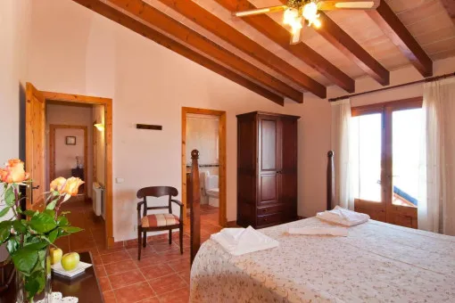 Santanyi, exclusive finca with sea view available for temporary rental in Santanyí — photo 12