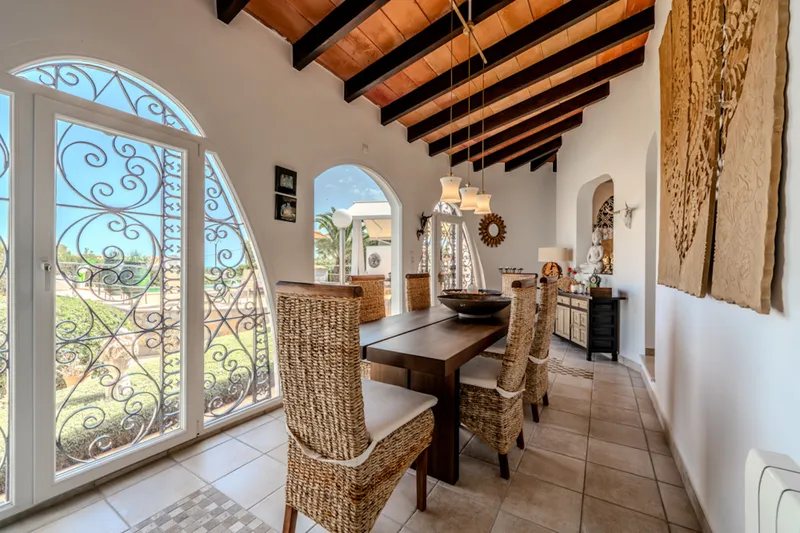 Private retreat with sea views and Mediterranean flair — photo 9
