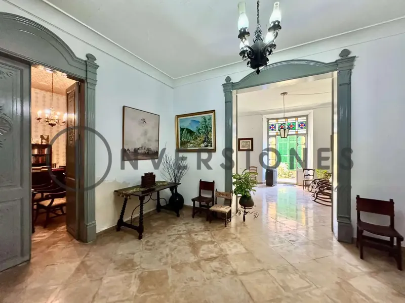 Inversiones Grup Real Estate Boutique presents this majestic 19th-century Mallorcan house, with 813 m2 built, it is much more than a — photo 10