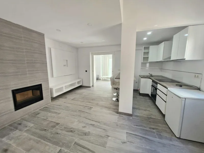Mediterranean townhouse with fantastic roof terraces just 300 meters from the beach — photo 9