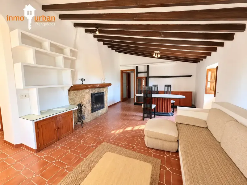 Presentamos esta exclusiva finca rústica con carácter y esencia mallorquina, situada en una tranquila zona de Establiments, a pocos minutos  — photo 2