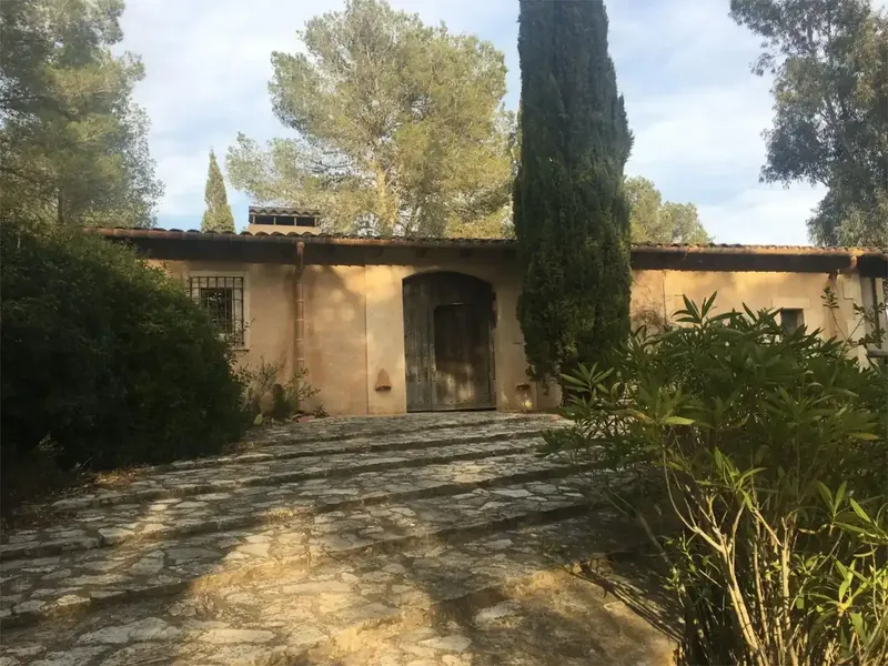 Sumérgete en el encanto del Mediterráneo en esta preciosa finca rural situada en Mallorca, en una ladera que regala vistas panorámicas a las — photo 7