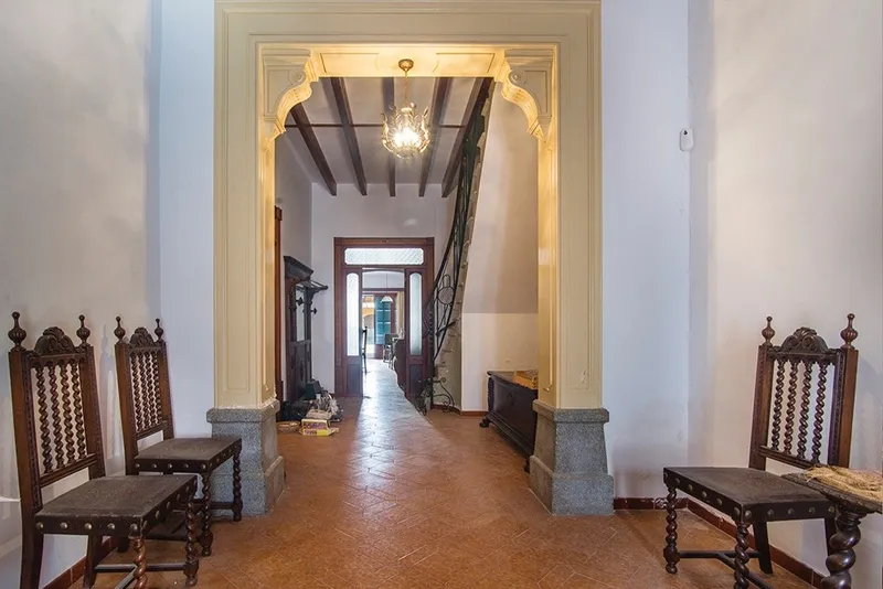 Townhouse with inner courtyard and independent apartment, Llucmajor — photo 11
