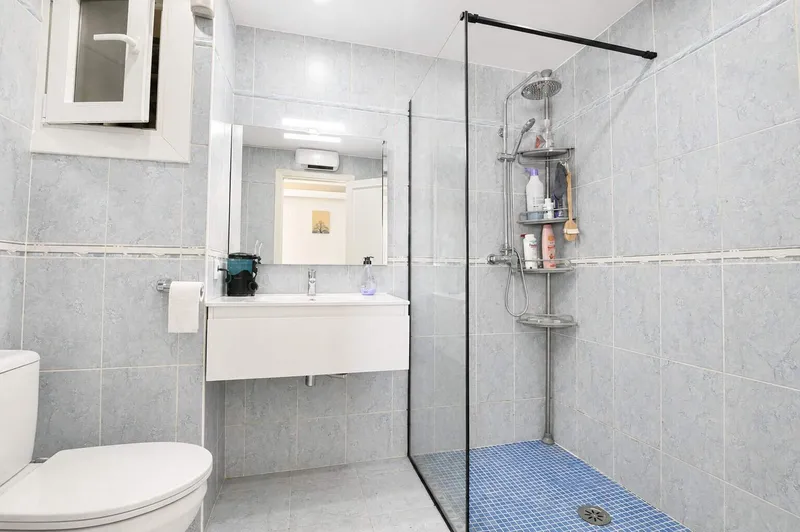 130m² apartment with 5 rooms, 2 bathrooms and balcony for sale — photo 12