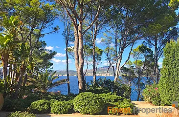 Manor house on the first sea line in Santa Ponsa — photo 1