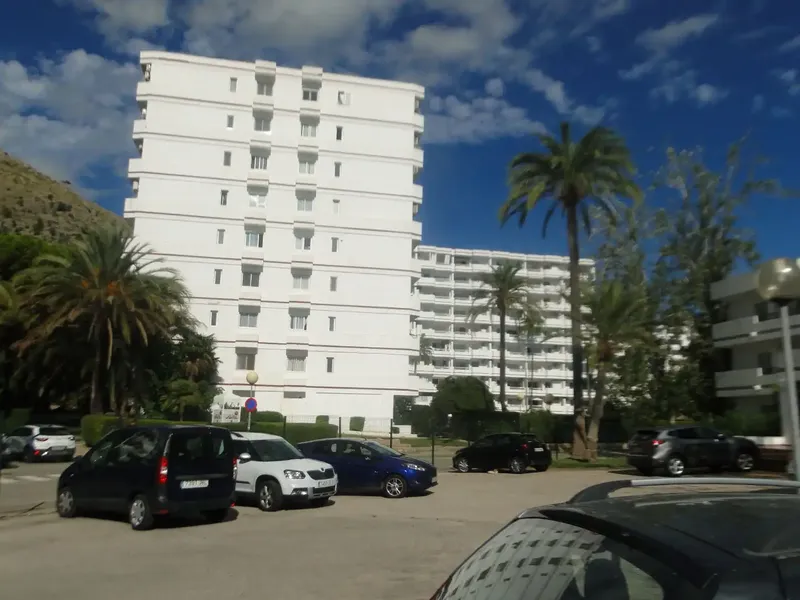 Studio for sale of 40m2 in the Siesta II building. Second floor. Alcudia. Mallorca. Community elements, elevator, reception, pool and — photo 2