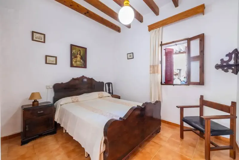 Charming detached house for sale in Pollensa offers a rare opportunity to own a spacious home in the historic old town — photo 8
