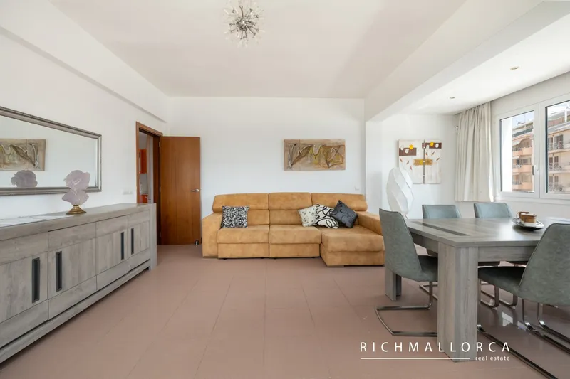 Holiday apartment on the frontline of the beach and marina — photo 12
