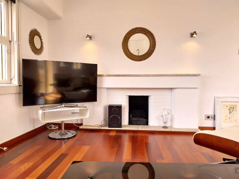 Palma Old Town: Renovated apartment with private terrace and optional underground parking space — photo 4