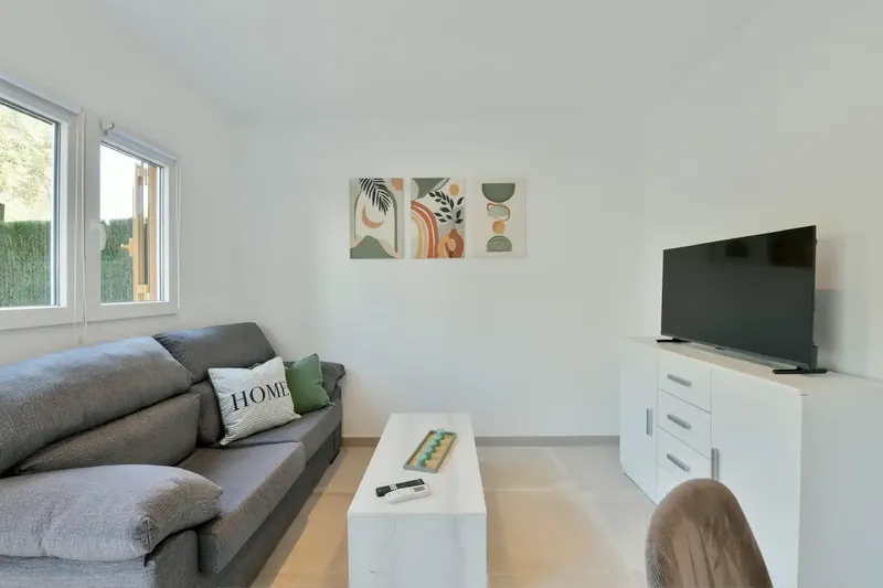 Discover this cozy apartment in one of the best areas of Paguera, ideal for a temporary stay in Mallorca — photo 4