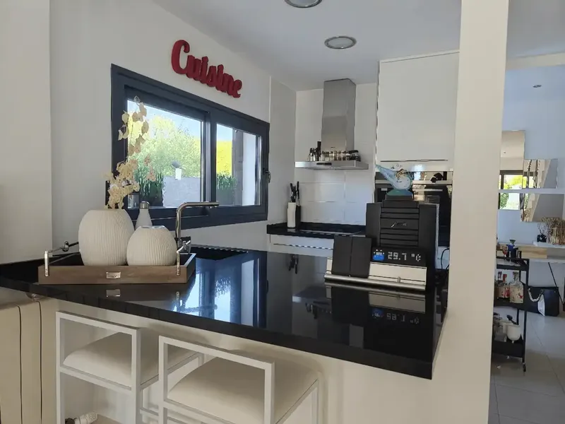 Modern designer home with sea views: a home where every day feels like a holiday — photo 6