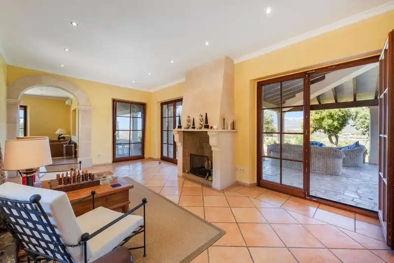 This wonderful luxury house occupies a plot of about 17,535 m2 and is offered for sale in one of the most prominent areas of northern Mallorca — photo 6