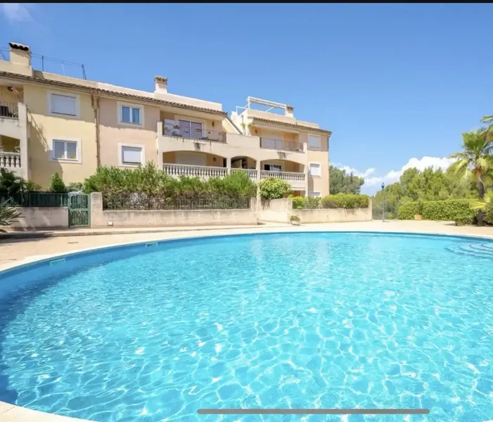 Apartment for sale with two bedrooms, one full bathroom, living room, dining room, kitchen, huge possibility to make another bedroom. Balcony of 16 m — photo 2
