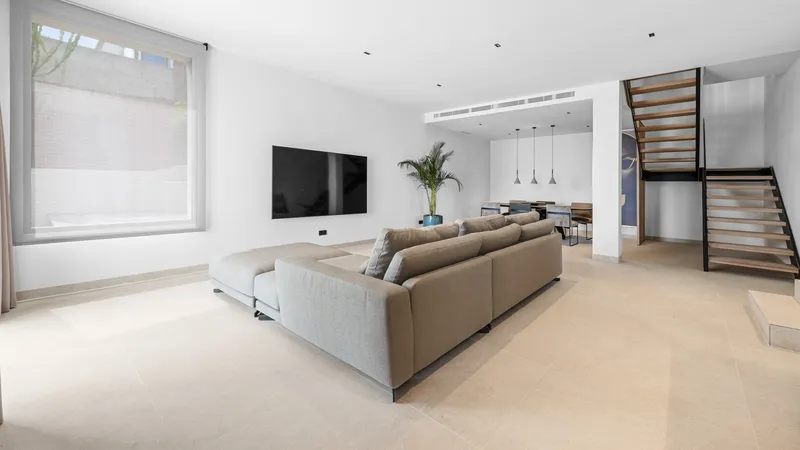 Modern villa for sale in Santa Ponsa with panoramic and sea views — photo 6