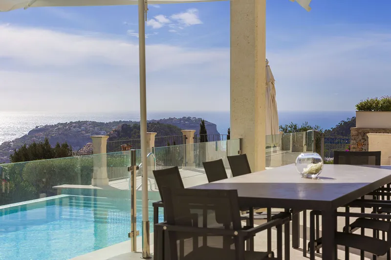 Montport: Villa with harbour and sea views with holiday rental licence — photo 1
