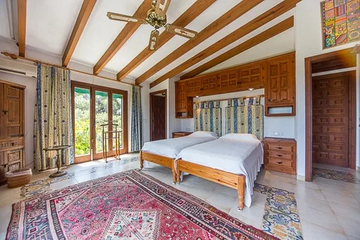 Pollensa, spacious chalet with bright rooms, dream views and 2 pools — photo 4