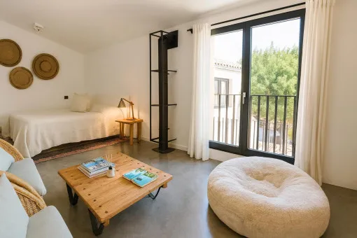 Muro, design-led townhouse with patio in a quiet street of Muro — photo 12