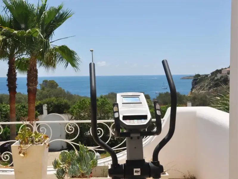 Experience the ultimate Mediterranean lifestyle with this stunning Ibizan-style villa for sale in Sol de Mallorca, one of Mallorca’s most ex — photo 10
