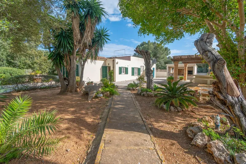 Villa with holiday rental license — photo 2