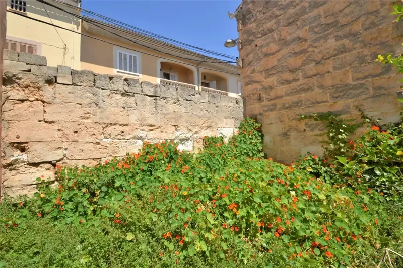 We present this fantastic home of 108.5 m2 built located on a quiet street in Muro, with easy access to the school area. — photo 1