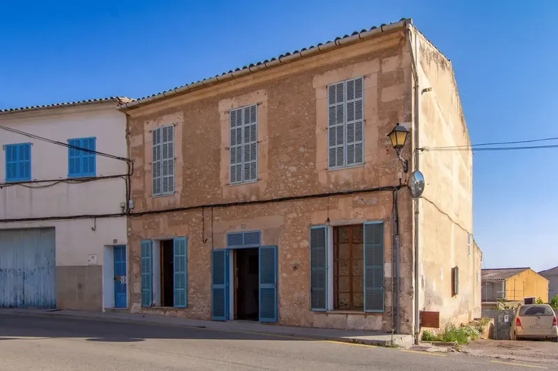 Large village house with patio in Son Servera — photo 1